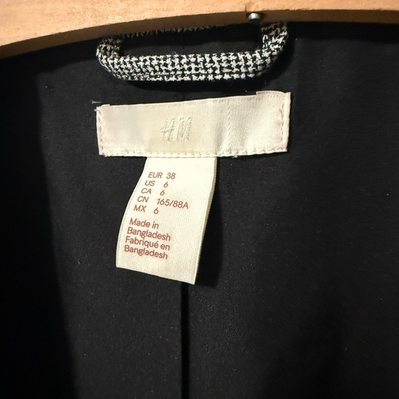 H&M Elegant Black & White Suit Jacket - Picture 4 of 4